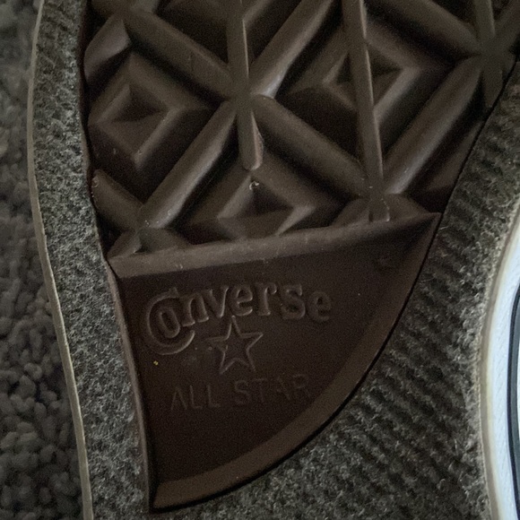 Womens  Converse shoes. - Picture 9 of 13